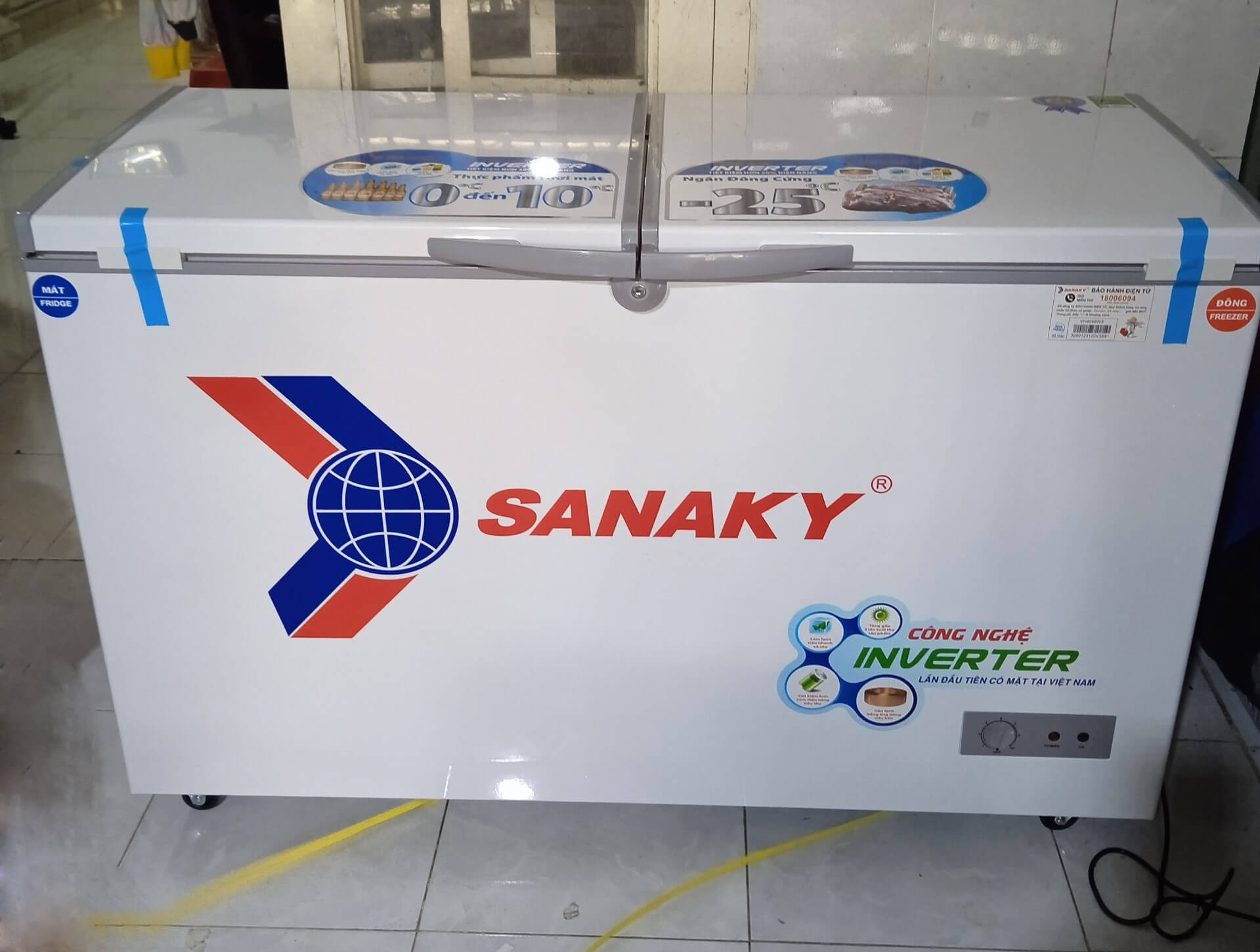Hình ảnh thưc tế tủ đông Inverter Sanaky VH-4099W3