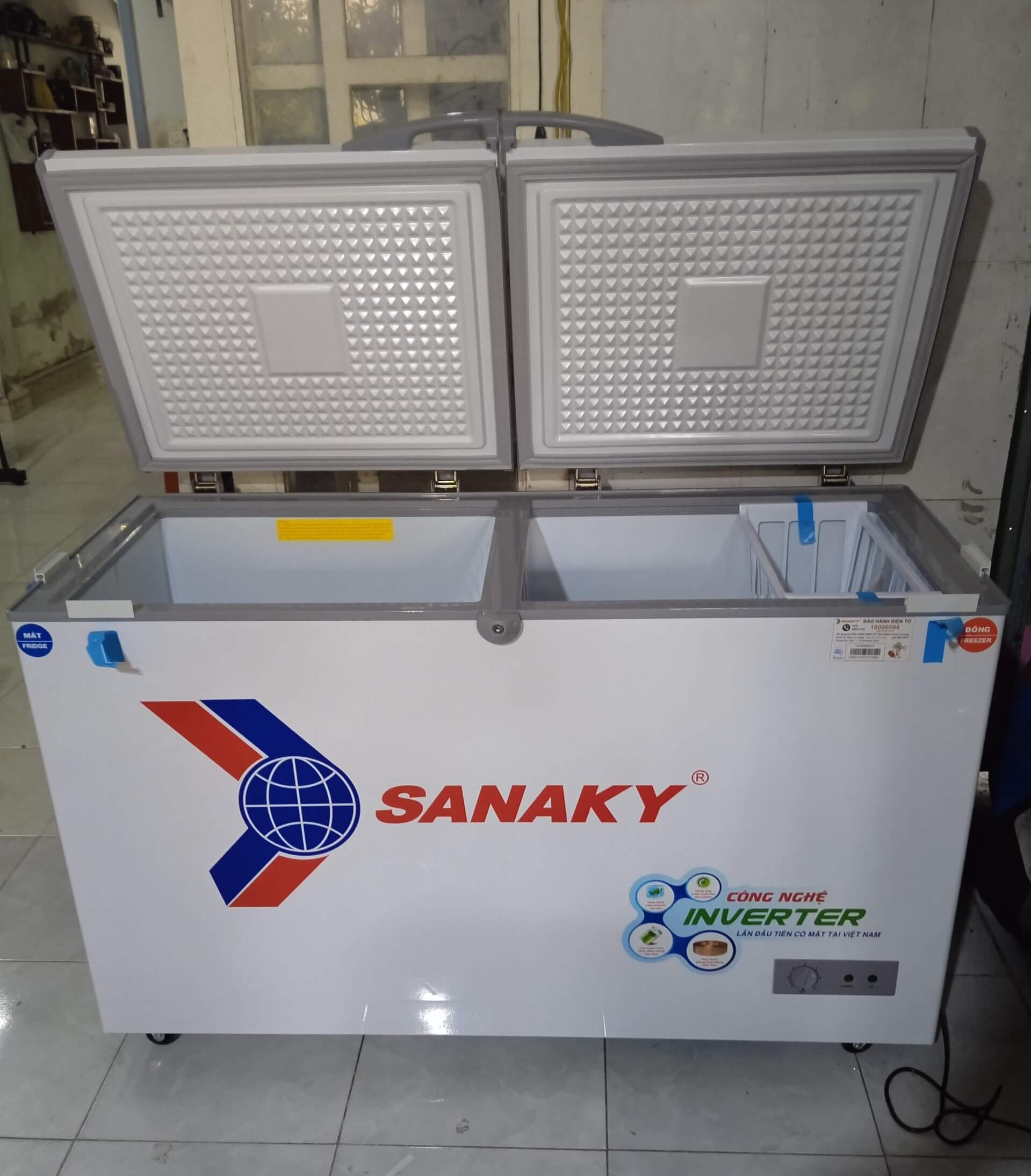 Tủ đông Inverter Sanaky VH-4099W3