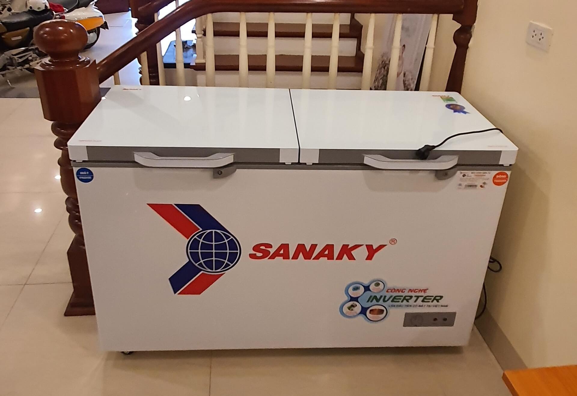 Hình ảnh tủ đông Inverter Sanaky VH-4099W4K mặt kính màu trắng sữa